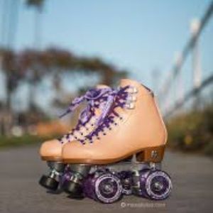 Moxie Beach bunny size 8